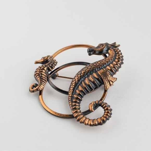 Modern Vintage Large Copper Seahorse Brooch Pin Lapel Mother and Baby Seahorses - Picture 6 of 9